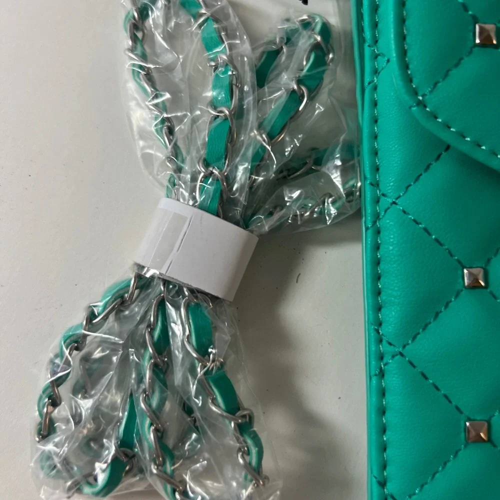 Studio Badgley Mischka Phone Case Diamond Quilting Studs Green NWT‎